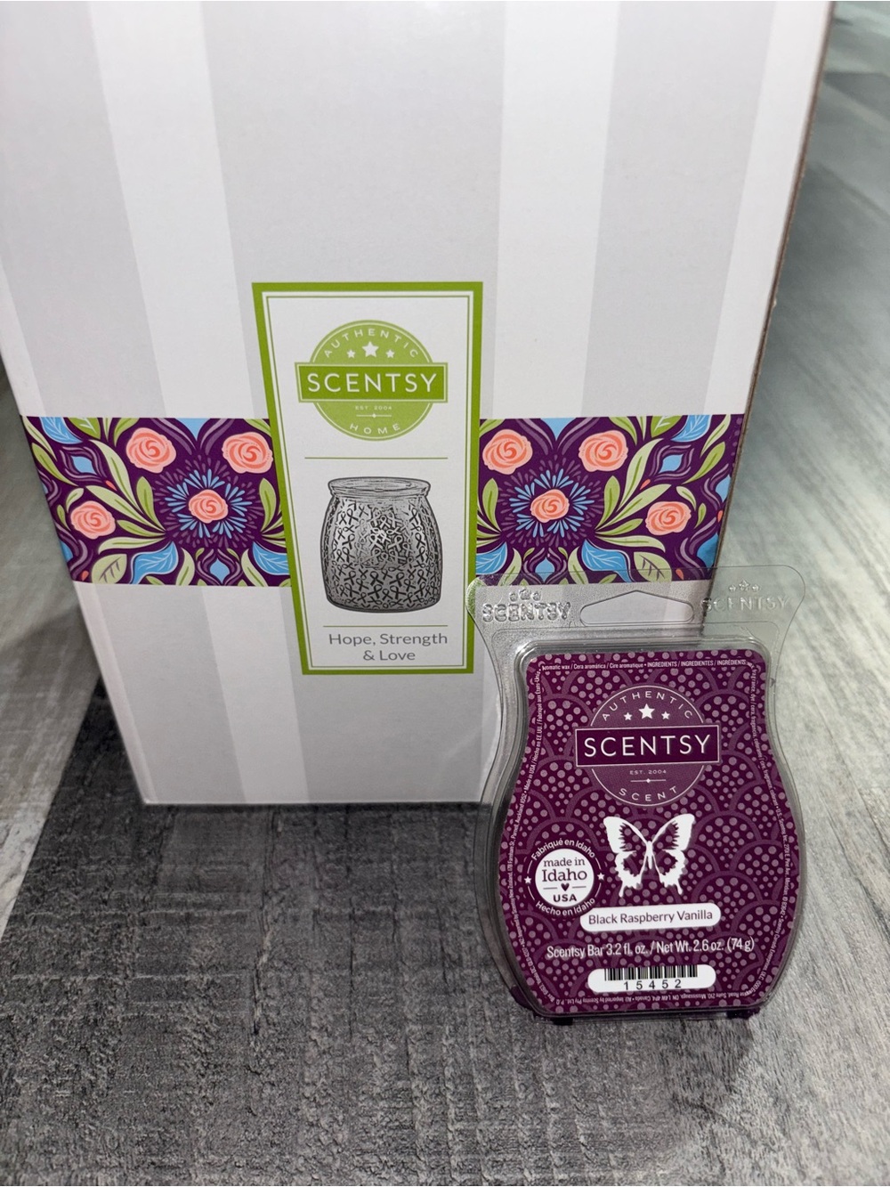 💜Scentsy Hope, Strength and Love Breast Cancer with Black Raspberry Vanilla